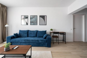 Home Chez Nous - with parking 1108